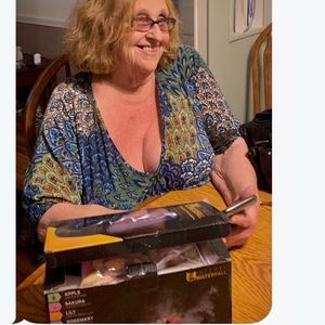 Meet your Posher, Sandra